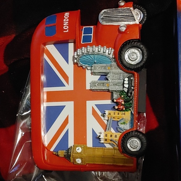 4/$20 London Photo Album - Picture 2 of 5